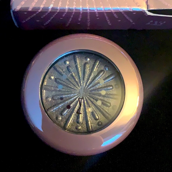 MAC Limited EXTRA DIMENSION FOILED SILVER BELLS limited edition new in box - Picture 1 of 9